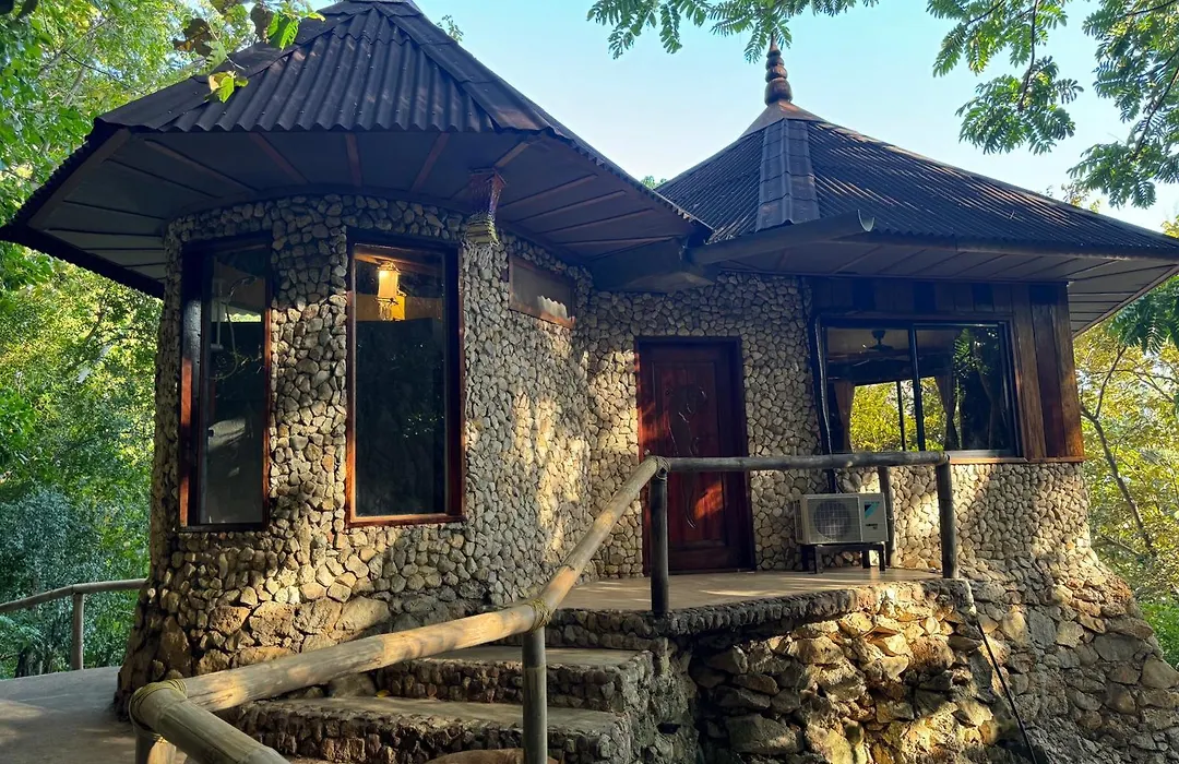 Sangat Island Dive Resort-1